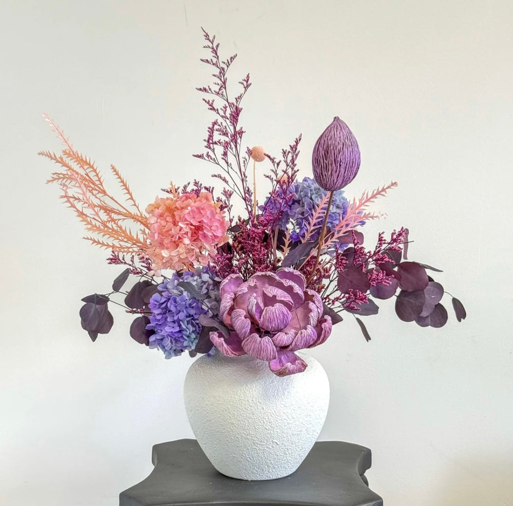 Discover our exquisite purple - toned preserved flower arrangement! Featuring preserved premium peonies, hydrangeas, eucalyptus, and more in a rich color palette. Perfect for home decor or as a meaningful gift for special occasions. Brings lasting beauty and contemporary charm to any space.