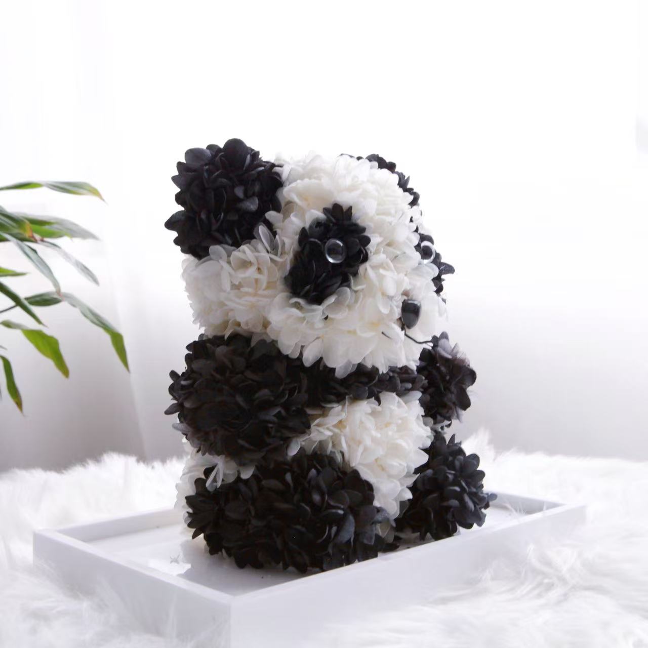 This Chinese Panda fully covered high quality preserved Hydrangeas ,the petals are layered, simulating the plump body and fluffy fur texture of a panda.