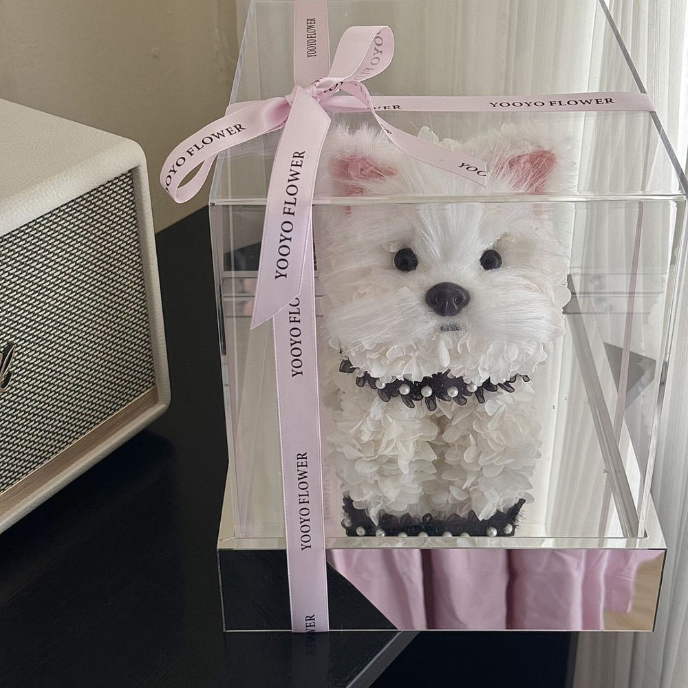 Charm your loved ones with our West Highland Cute Puppy Eternal Flower Gift Box, a luxurious preserved flower arrangement perfect for newborns, birthdays, anniversaries and romantic surprises. Bloom 3+years.