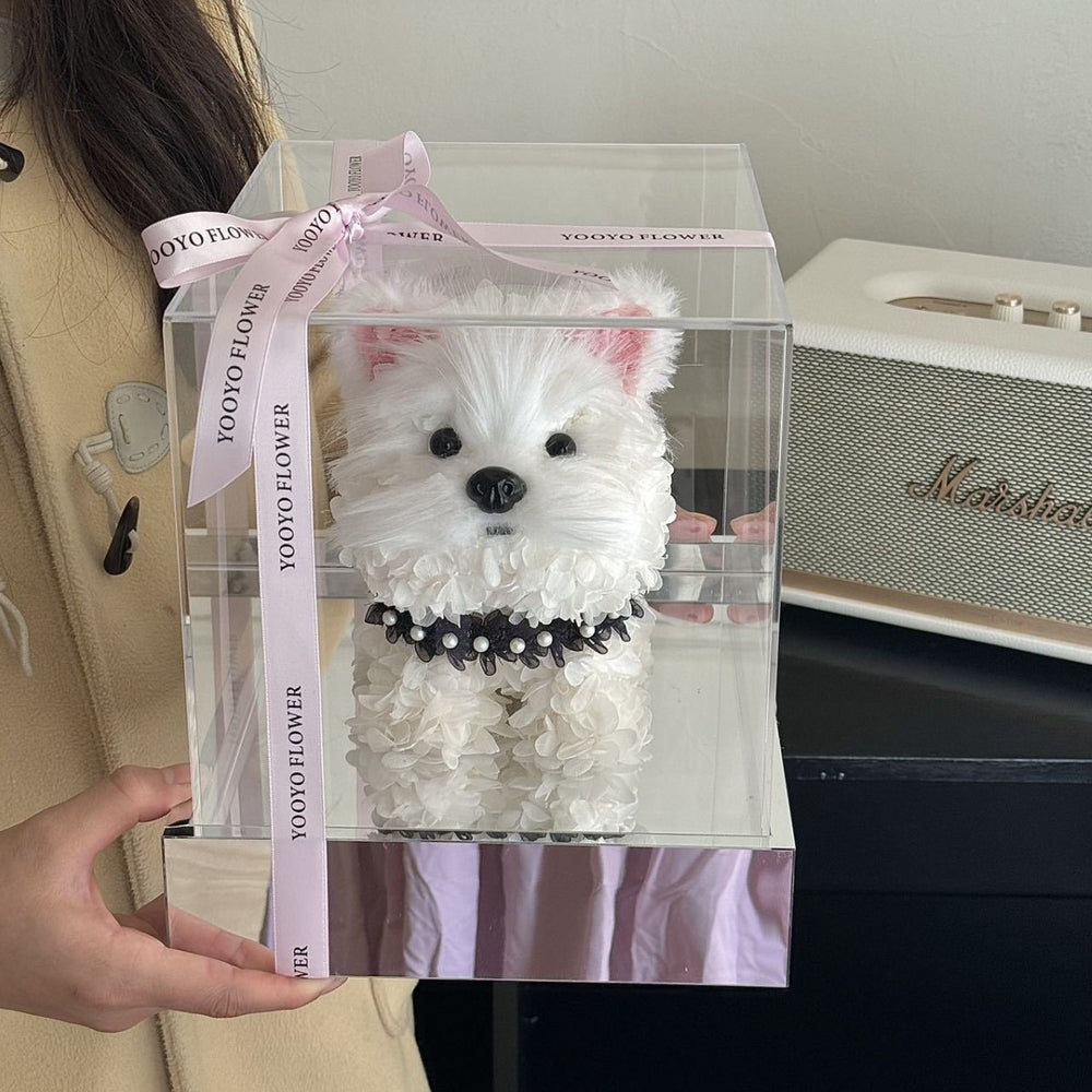 Charm your loved ones with our West Highland Cute Puppy Eternal Flower Gift Box, a luxurious preserved flower arrangement perfect for newborns, birthdays, anniversaries and romantic surprises. Bloom 3+years.