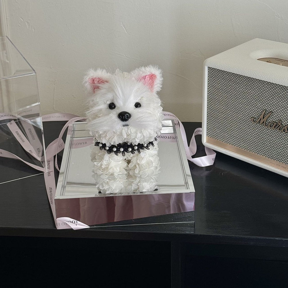 Charm your loved ones with our West Highland Cute Puppy Eternal Flower Gift Box, a luxurious preserved flower arrangement perfect for newborns, birthdays, anniversaries and romantic surprises. Bloom 3+years.