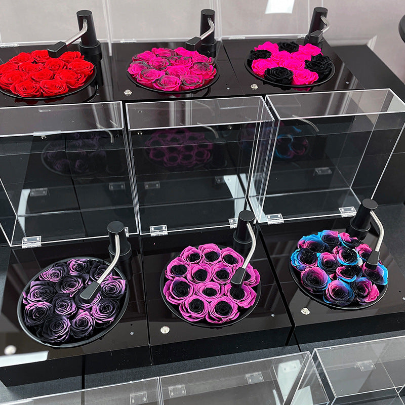 Our Eternal Roses Gramophone Arrangement, a luxurious preserved flower gift designed to capture your hearts. Each rose is carefully arranged in a vintage-inspired gramophone base. Perfect for Valentine’s Day, birthdays, anniversaries, or romantic surprises. Bloom 3+ years.