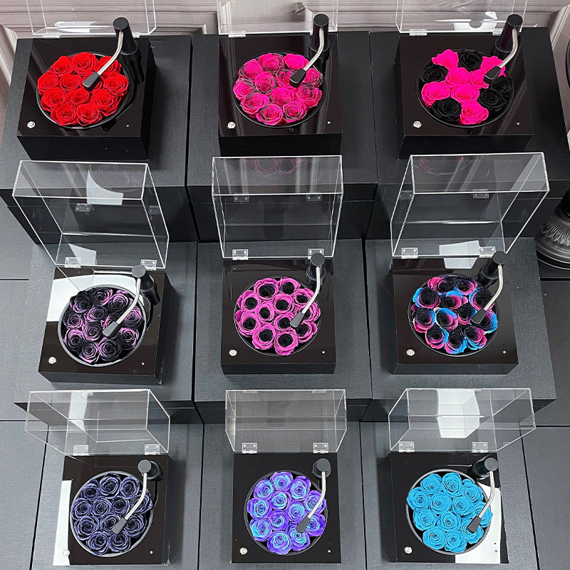 Our Eternal Roses Gramophone Arrangement, a luxurious preserved flower gift designed to capture your hearts. Each rose is carefully arranged in a vintage-inspired gramophone base. Perfect for Valentine’s Day, birthdays, anniversaries, or romantic surprises. Bloom 3+ years.