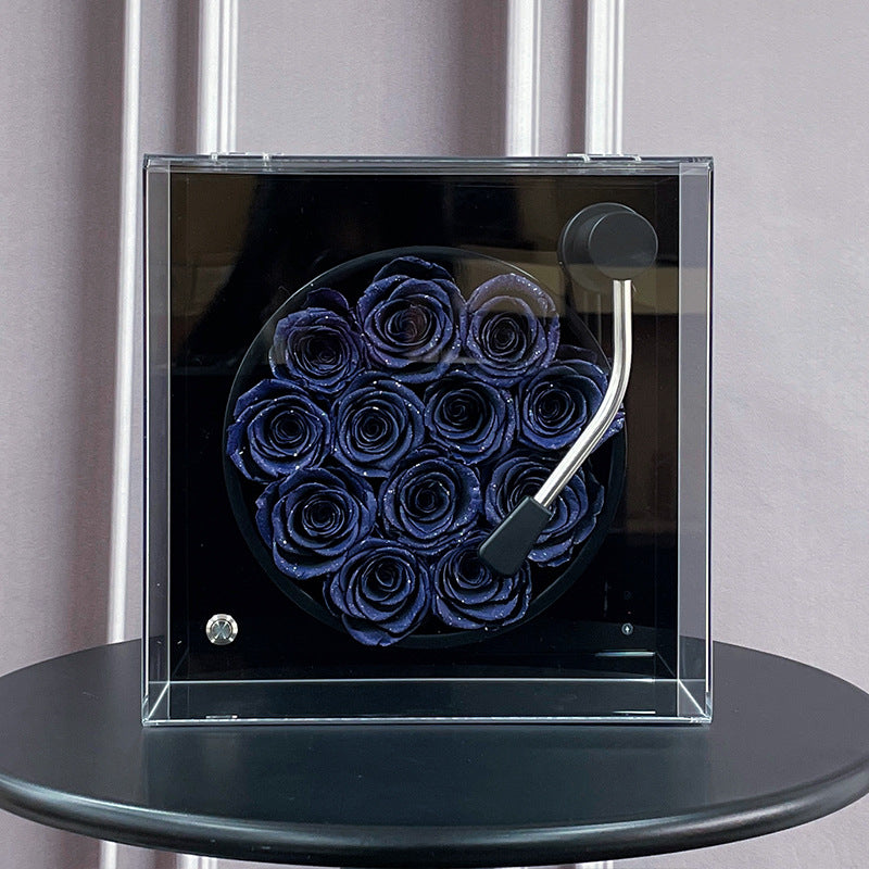 Our Eternal Roses Gramophone Arrangement, a luxurious preserved flower gift designed to capture your hearts. Each rose is carefully arranged in a vintage-inspired gramophone base. Perfect for Valentine’s Day, birthdays, anniversaries, or romantic surprises. Bloom 3+ years.